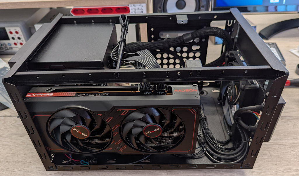 Blick von der Seite auf die Grafikkarte